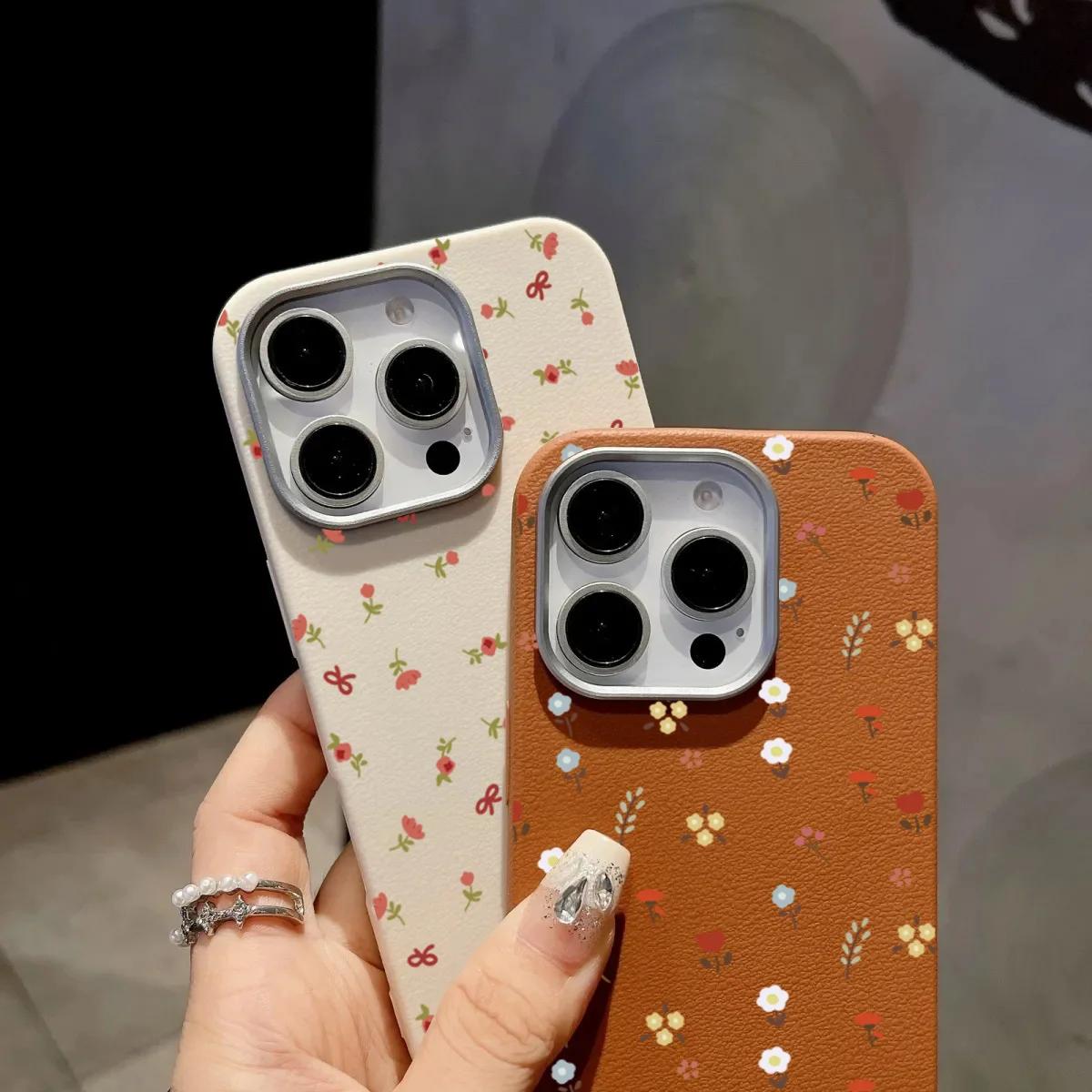 Etui w stylu retro z kwiatowym – Samsung Galaxy A55 recenzja i cena